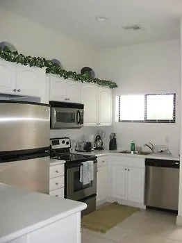 The Anchorage Condominiums Upper Land 3*, West Bay